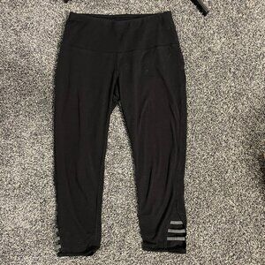 Women's Capri Athletic Leggings with Bottom Details